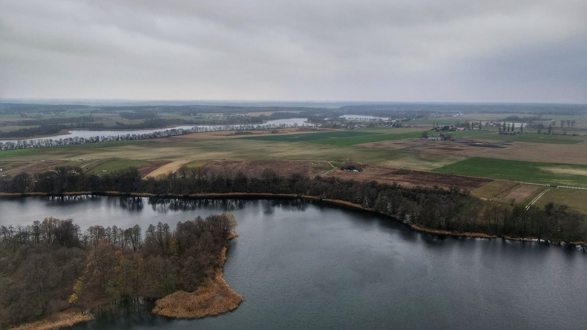 Dębowy Ostrów widok na działkę